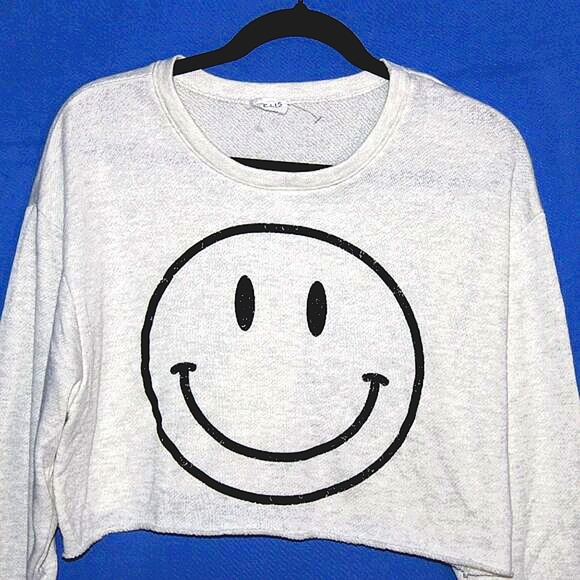 Le lis Collection Grey Smiley Face Cropped Sweatshirt S - Picture 3 of 6